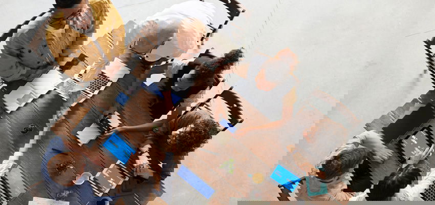 B2B-Kundenbeziehungen erfolgreich gestalten B2B-Kundenbeziehungen erfolgreich gestalten